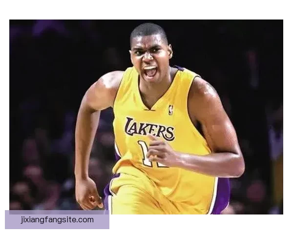 东契奇腿筋二级拉伤无限期休战 湖人前景堪忧恐无缘所有评奖