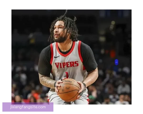 科洛克连战高光表现G联赛轰42分尼克斯短短五分钟狂揽11分